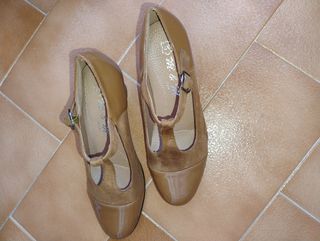 Zapatos tacón marrones