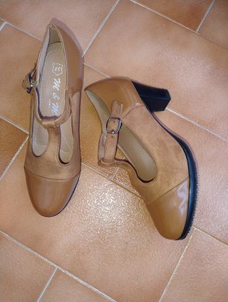 Zapatos tacón marrones