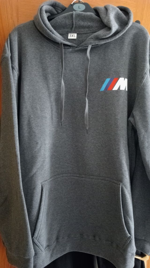 CHÁNDAL BMW HOMBRE TALLA XXXL GRIS Y NEGRO.