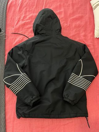 Adidas Cazadora Negra con Capucha