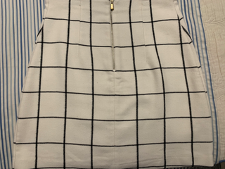 Falda H&M Cuadros Blanco y Negro. Tela de invierno