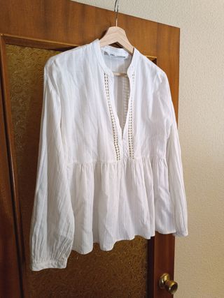 Blusa Zara blanca con rayas finas