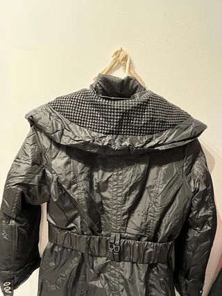 Abrigo de plumas negro