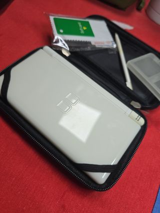 Nintendo DS Lite Blanca + Accesorios