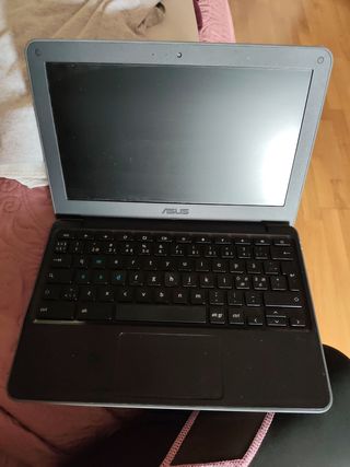 Chromebook Asus Negro/Gris 
(SIN CARGADOR)  