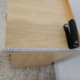 Mesita de noche de madera