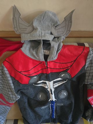 Chaqueta Thor niño talla 150. Talla 6-7 años