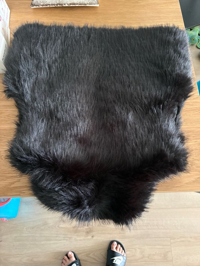 Chaleco pelo Bershka negro talla S