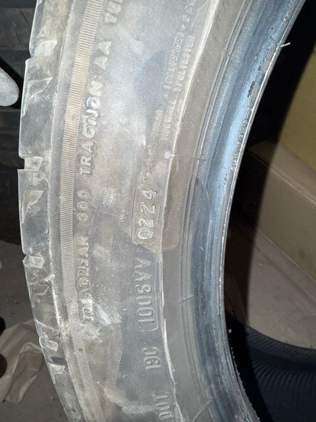 Bridgestone 255/45 R20 105W