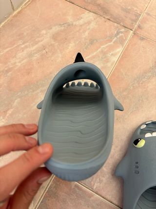 Chanclas Tiburón azul claro