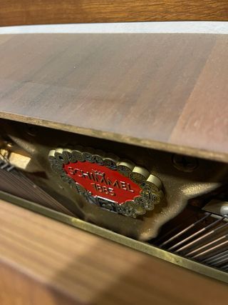 Piano Vertical Schimmel