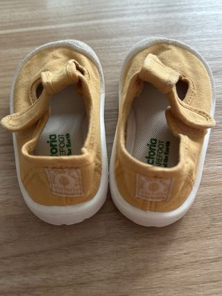 Victoria Barefoot numero 22 color amarillo