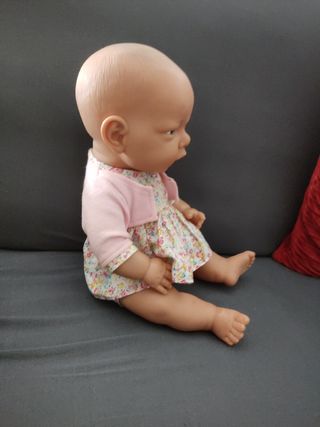 Muñeca bebé realista