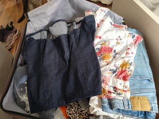 Sacos de ropa variada en perfectas condiciones