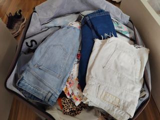 Sacos de ropa variada en perfectas condiciones