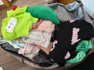 Sacos de ropa variada en perfectas condiciones