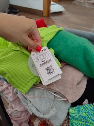 Sacos de ropa variada en perfectas condiciones