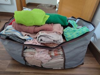 Sacos de ropa variada en perfectas condiciones