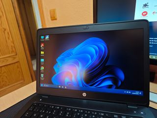 HP Zbook i7 - 16GB RAM+ docking station