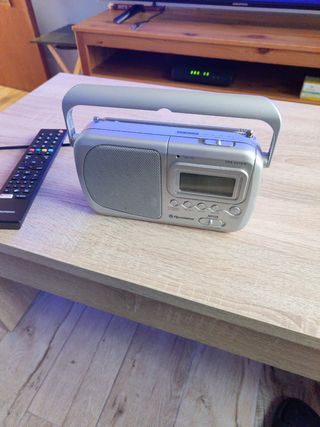 Radio Reloj Roadstar TRA-2415/N 220v