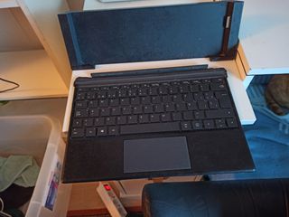 Teclado y Docking Station Surface Pro 4