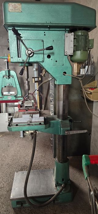 Venta de taladro de columna Ibarmia 