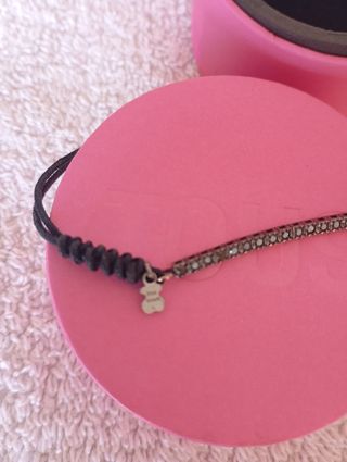 Pulsera Tous Oro 18 k con diamantes negros. 