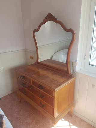 Sinfonier con espejo antiguo