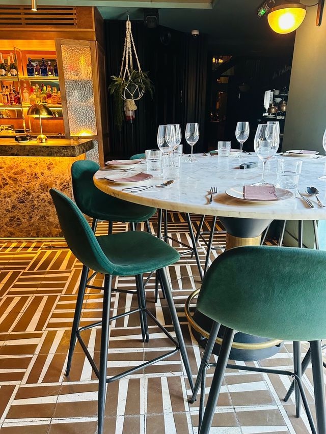 Taburete Hostelería Terciopelo y Metal