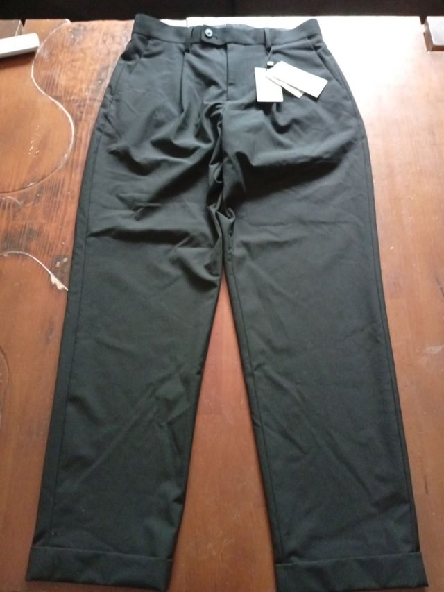 Pantalón de pinzas negro