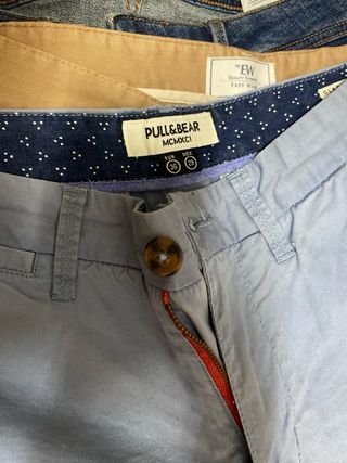 Pantalones vaqueros y chinos, en perfecto estado