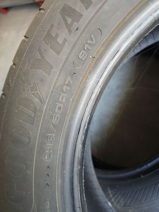 Neumáticos Goodyear 215/50 R17