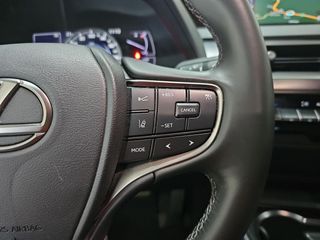 Lexus UX 2.0 250h Business Navigation