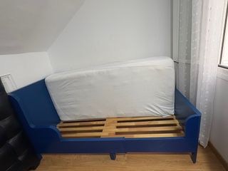 2 Cama infantil azul y blanca
90x 200