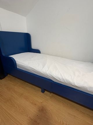 2 Cama infantil azul y blanca
90x 200