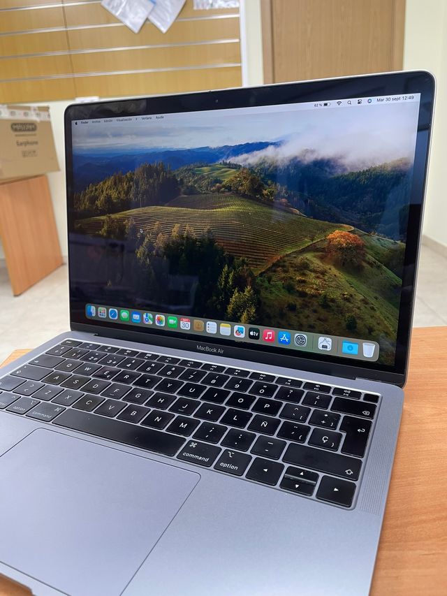 Apple MacBook Air 2018 -101405-