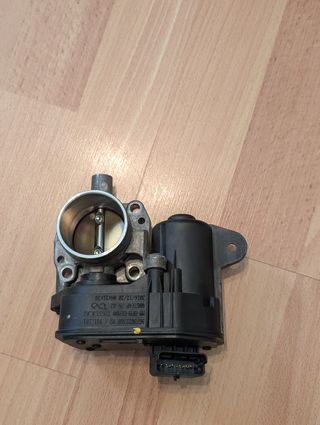 Caja mariposa Peugeot 208 1.2 gasolina 9673622380