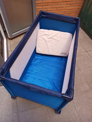 Cuna de viaje azul