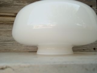 Paralume in vetro opalino bianco vintage