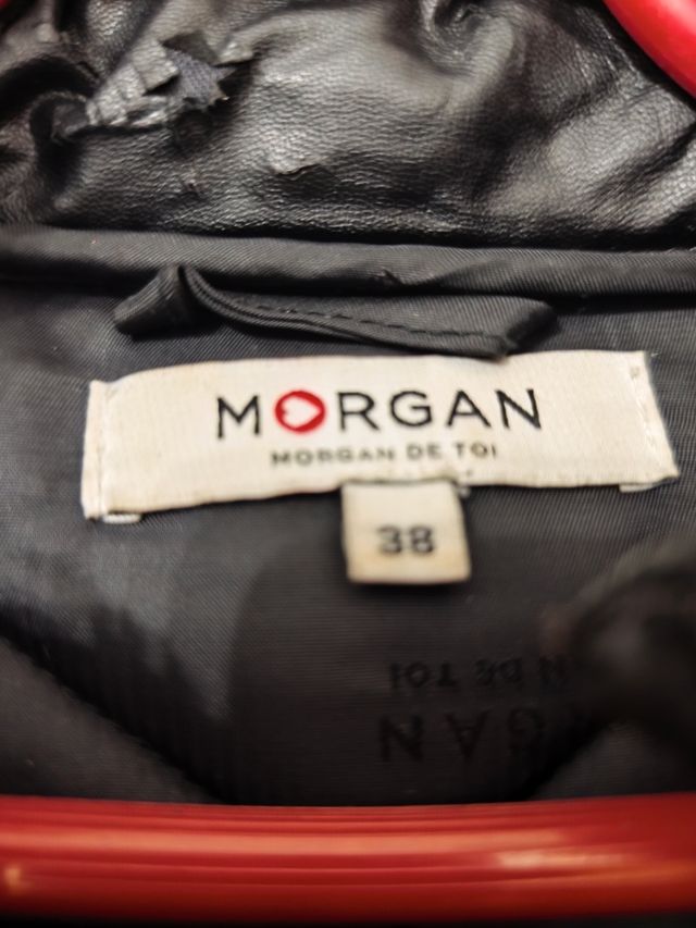 Chaqueta Morgan Negra con Capucha y Pelo