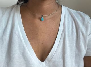 Gargantilla con colgante de piedra turquesa