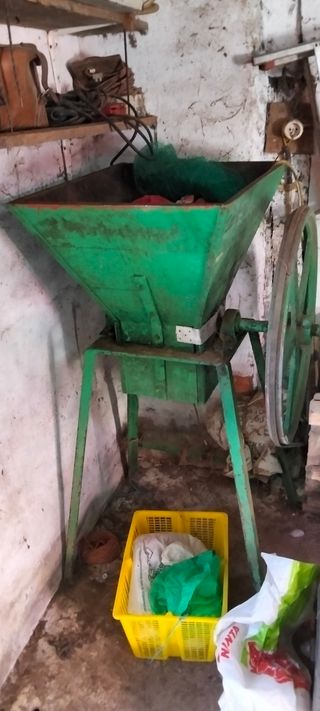 Llagar de sidra completo con picadora