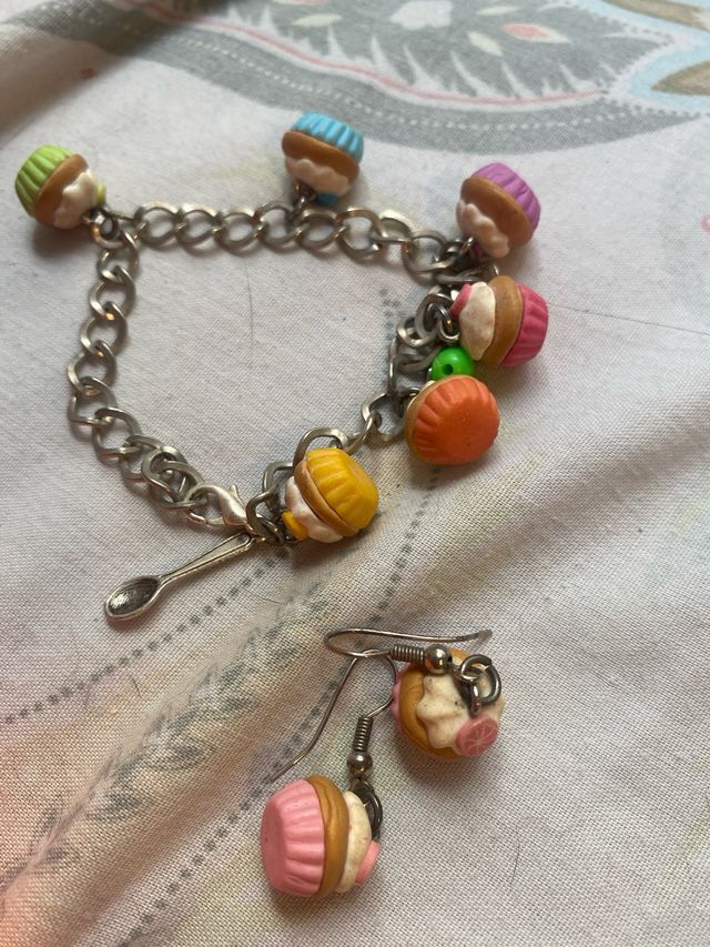 Conjunto Pulsera y Pendientes Cupcakes