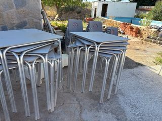 Mesa y 4 sillas de exterior