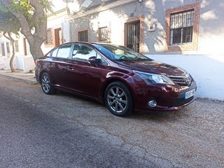 Toyota Avensis 2012