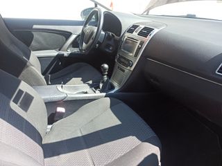Toyota Avensis 2012
