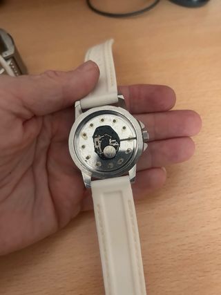 Reloj de pulsera Brenatt plateado y blanco