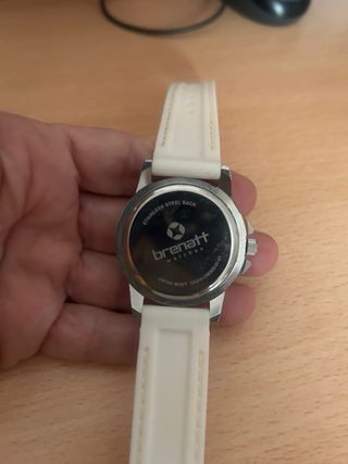 Reloj de pulsera Brenatt plateado y blanco