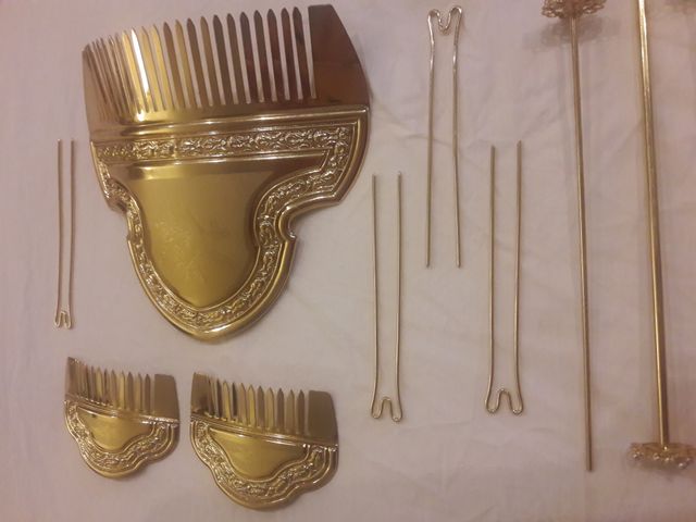 Peineta y tejas falleras doradas