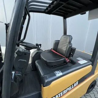 Carretilla  CATERPILLAR eléctrica 5 TN TRIPLEX